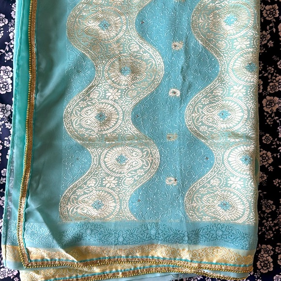 Indian saree - Picture 3 of 5